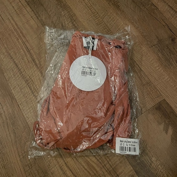 PRINCESS POLLY Mazie Long Sleeve Top - Picture 2 of 3